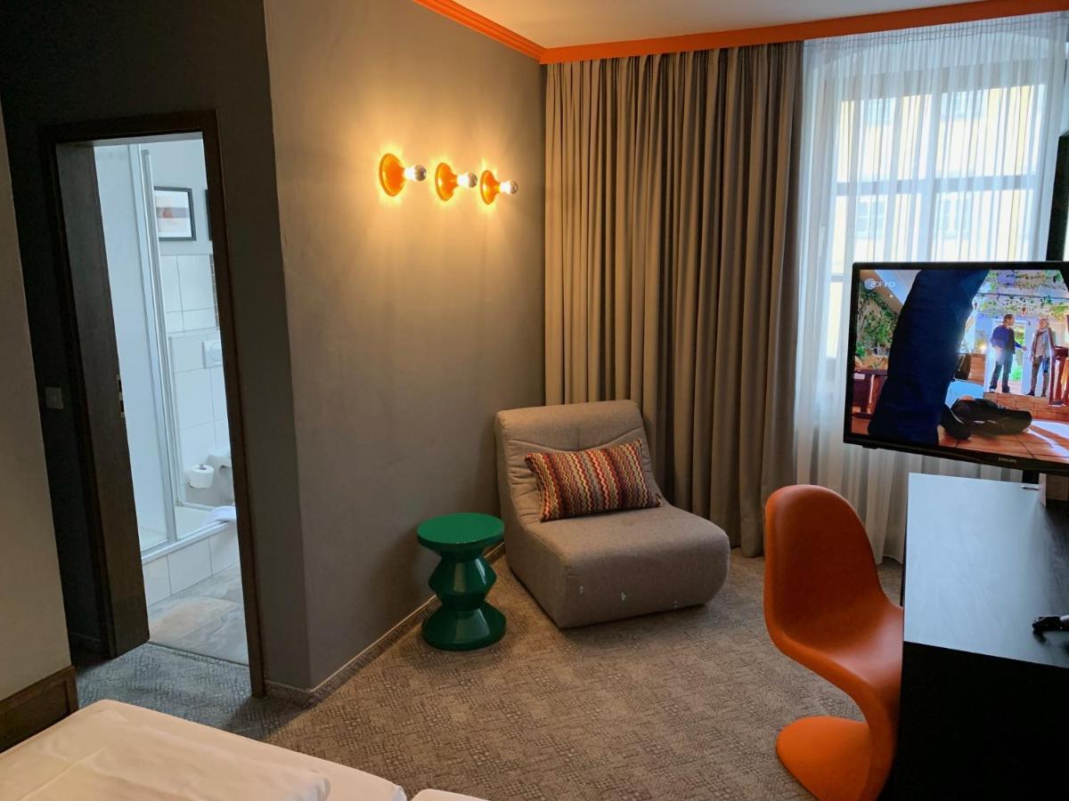 Hotel Maxplatz Хоф Экстерьер фото
