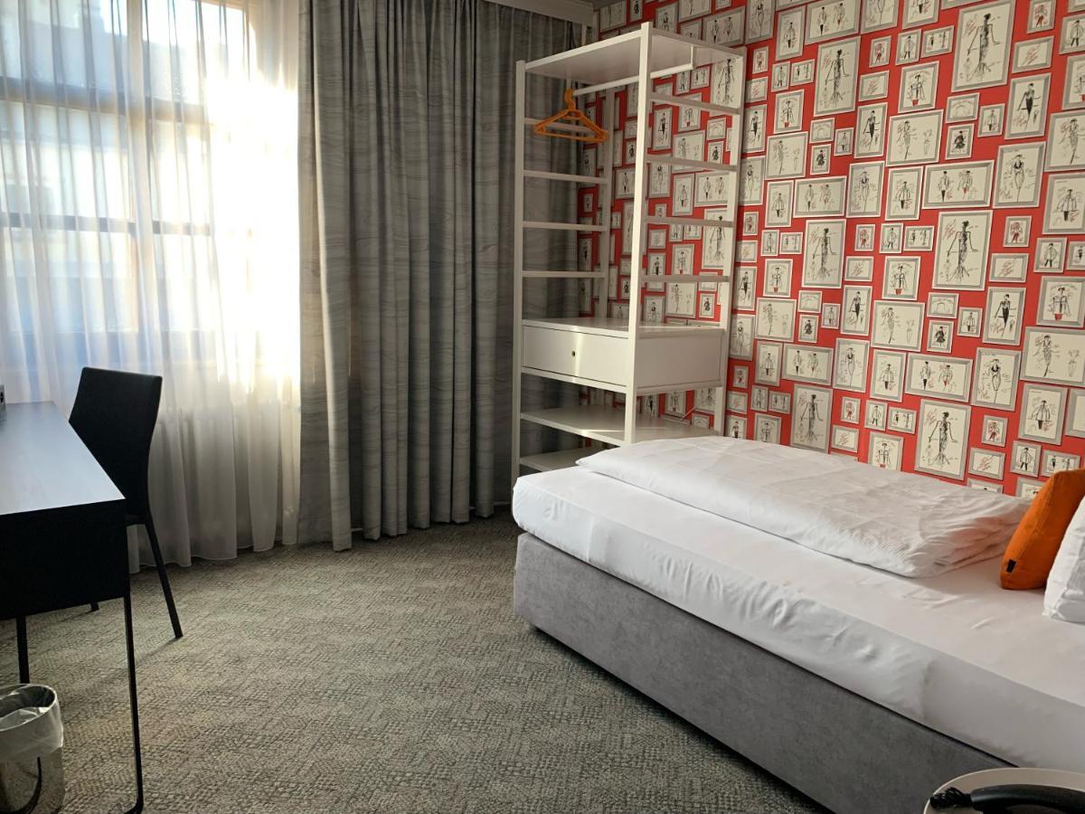 Hotel Maxplatz Хоф Экстерьер фото